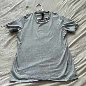 Lululemon Fundamental T size M